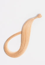 Load image into Gallery viewer, 22" Flat-Tip Pro Straight #24 (Light Gold Blond)
